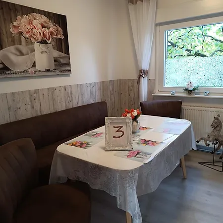 5x Balkon-apartments Mit Kueche 40-65qm Ruhrgebietferienwohnung Dobry-fuchs * אוברהאוזן