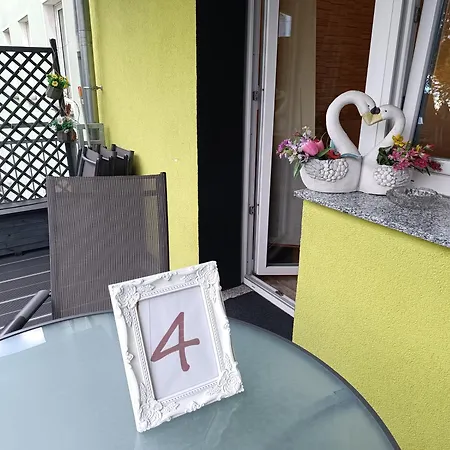 5x Balkon-apartments Mit Kueche 40-65qm Ruhrgebietferienwohnung Dobry-fuchs * אוברהאוזן