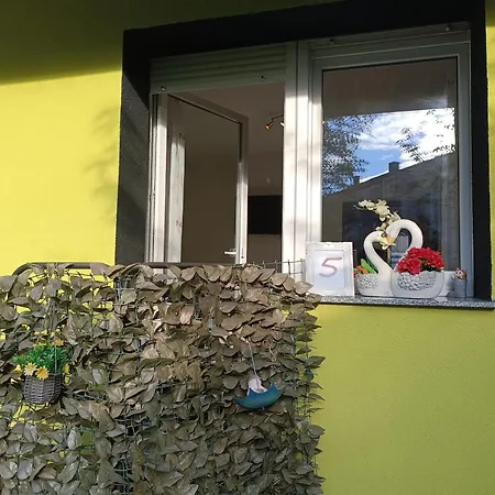 Apartman 5x Balkon-apartments Mit Kueche 40-65qm Ruhrgebietferienwohnung Dobry-fuchs *