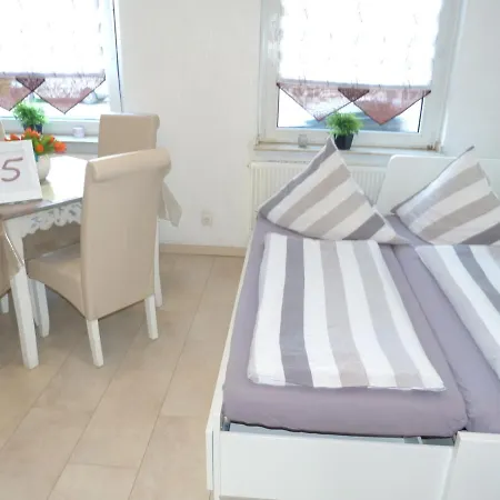 Apartman 5x Balkon-apartments Mit Kueche 40-65qm Ruhrgebietferienwohnung Dobry-fuchs